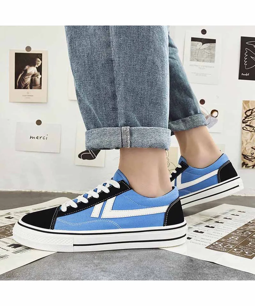 Blue canvas stripe pattern lace up shoe sneaker