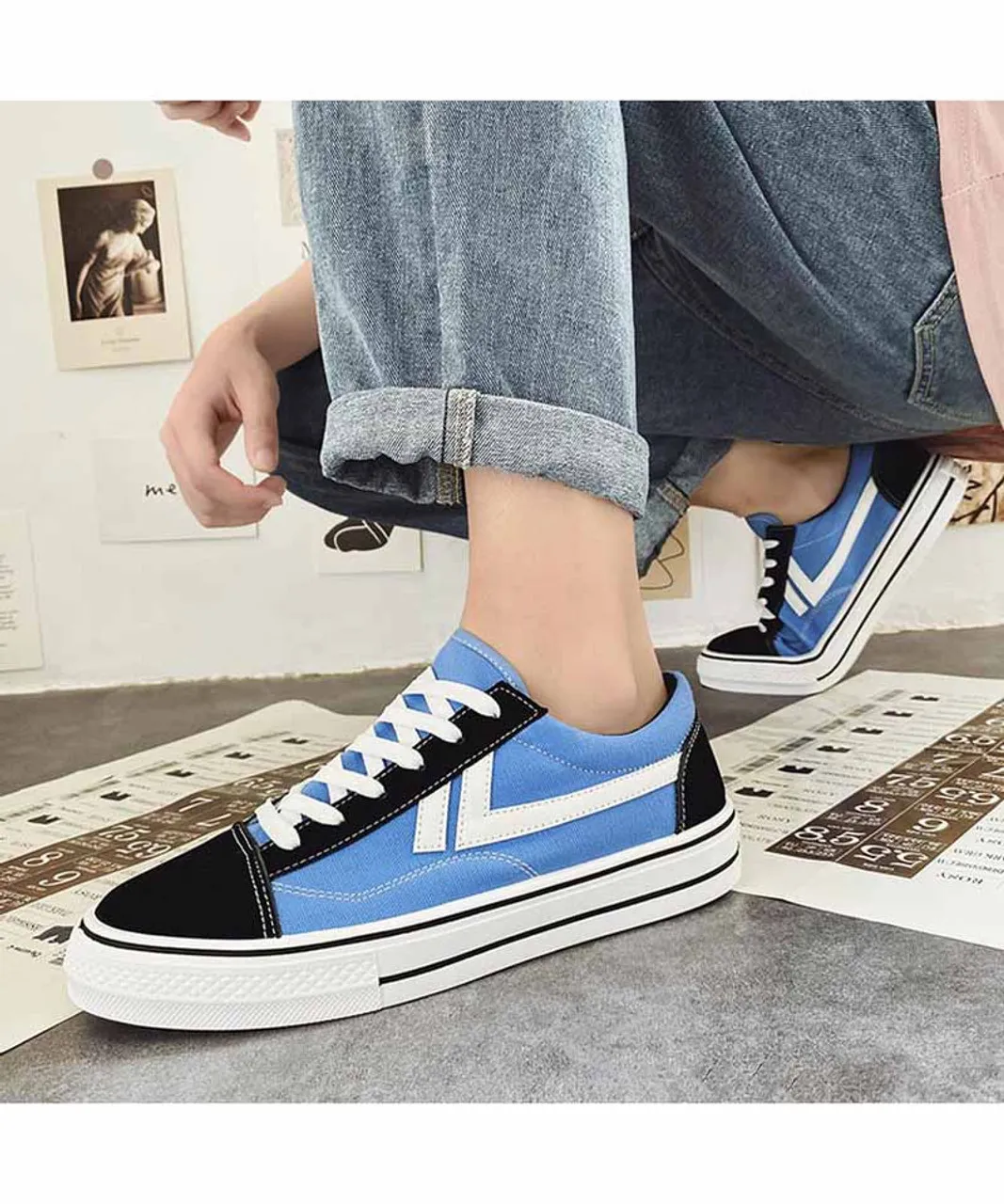 Blue canvas stripe pattern lace up shoe sneaker