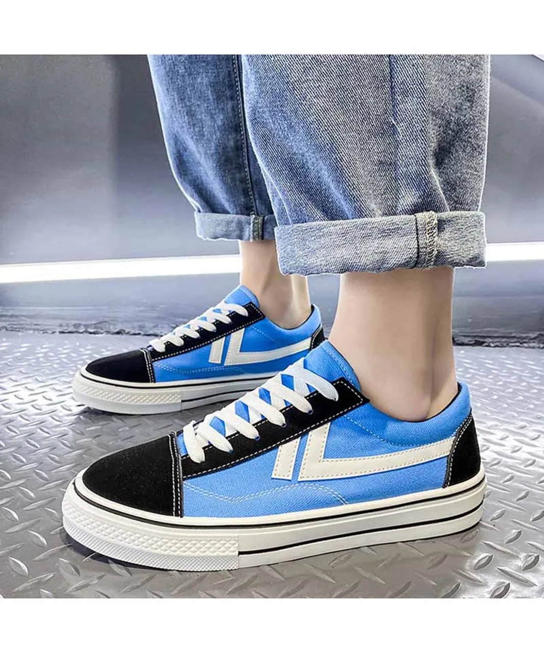 Blue canvas stripe pattern lace up shoe sneaker