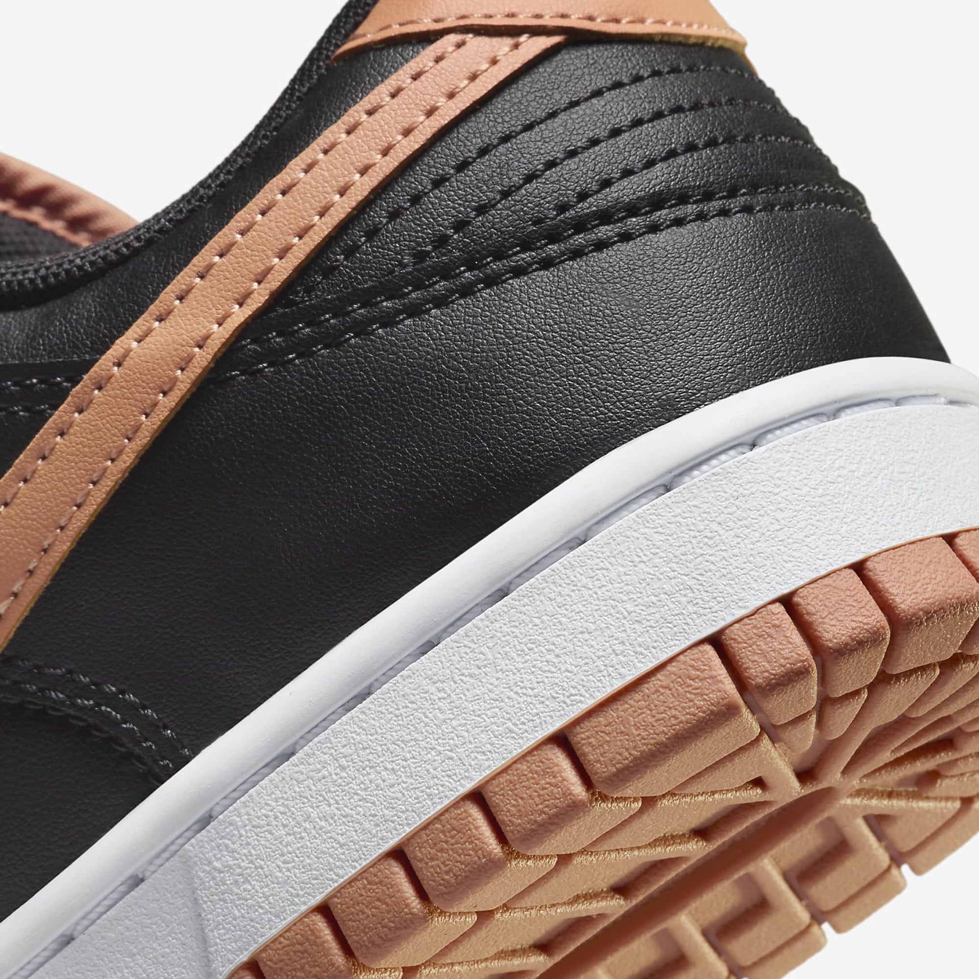 DUNK LOW RETRO 'BLACK/AMBER BROWN-BLACK-WHITE'