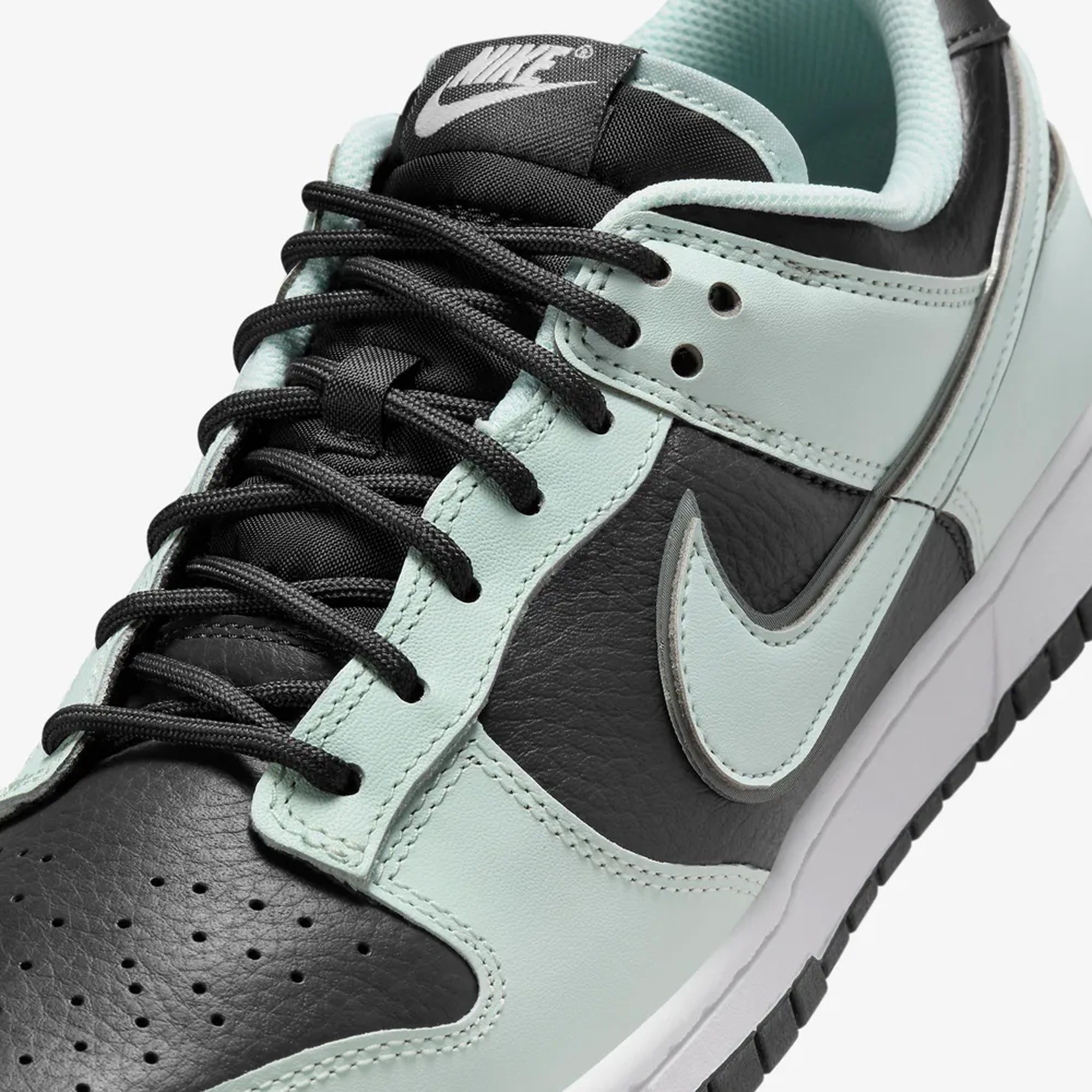 DUNK LOW RETRO PREMIUM 'DK SMOKE GREY/BARELY GREEN-WHITE'