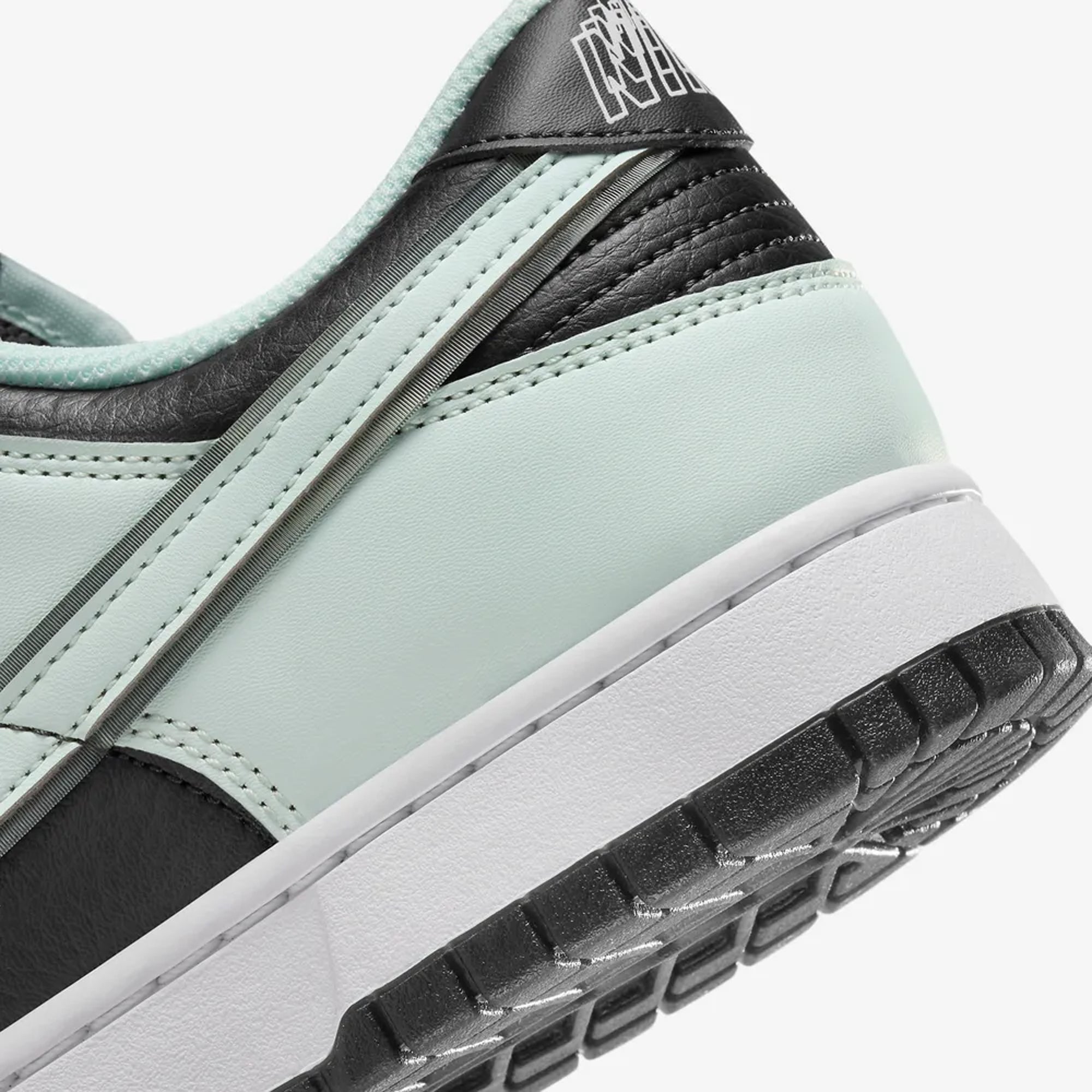 DUNK LOW RETRO PREMIUM 'DK SMOKE GREY/BARELY GREEN-WHITE'