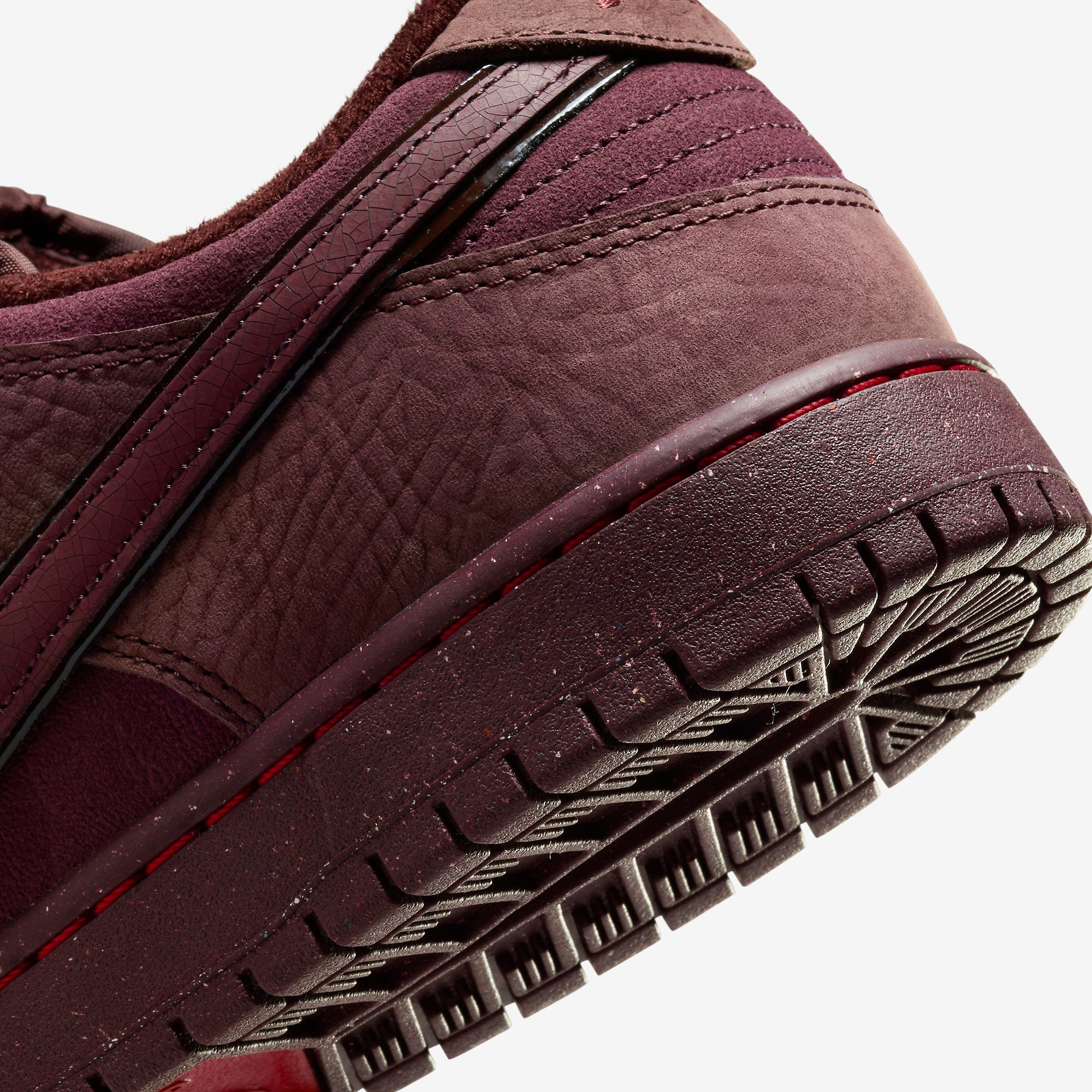 (Men's) Nike SB Dunk Low PRM 'City Of Love Burgundy Crush' (2024) FN0619-600