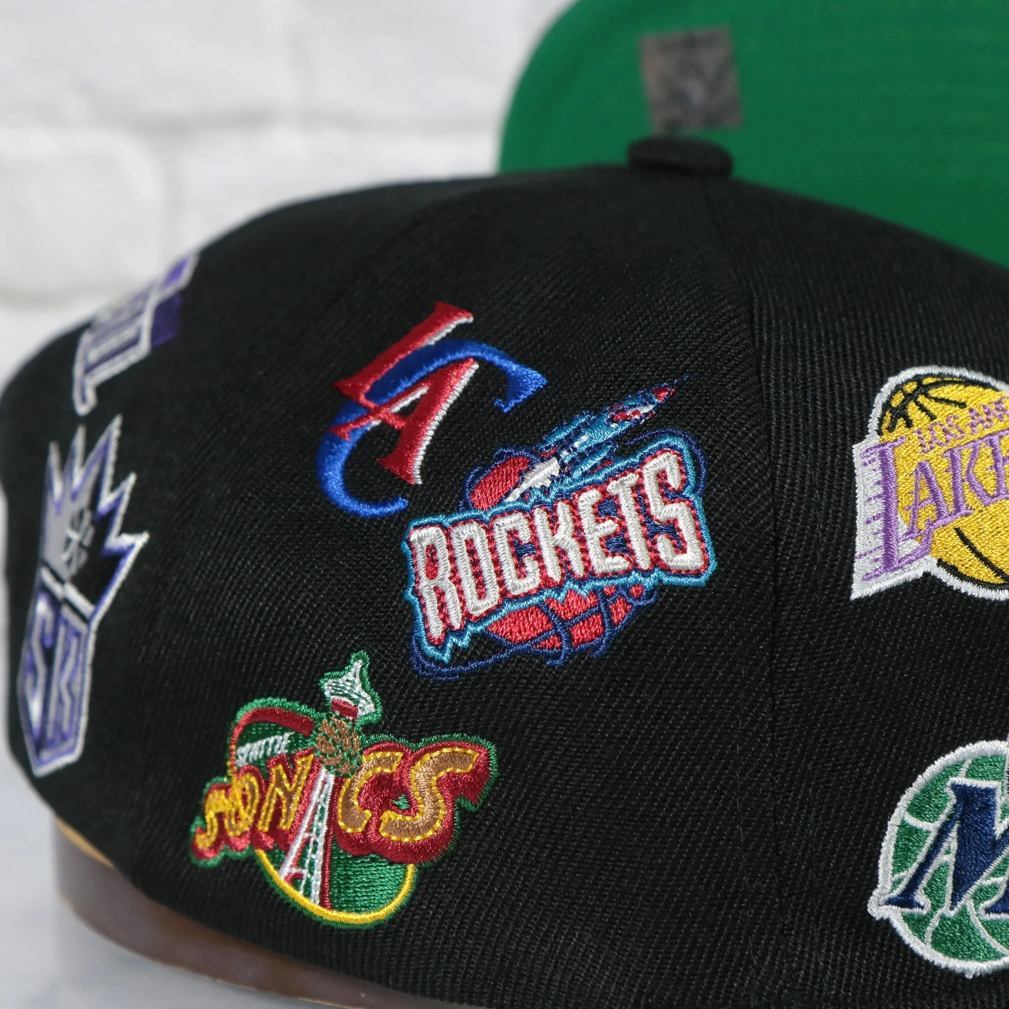 NBA West All Over Conference Hardwood Classics Deadstock Green bottom | Black Snapback Hat