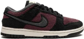 Nike Dunk Low Fleece Pack Burgundy Crush sneakers Black