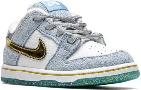 Nike Kids x Sean Cliver SB Dunk Low Pro QS (Td) Holiday Special sneakers Grey