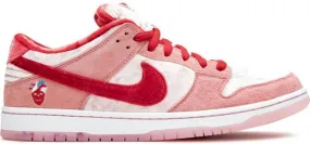 Nike SB Dunk Low Pro Strangelove sneakers Pink