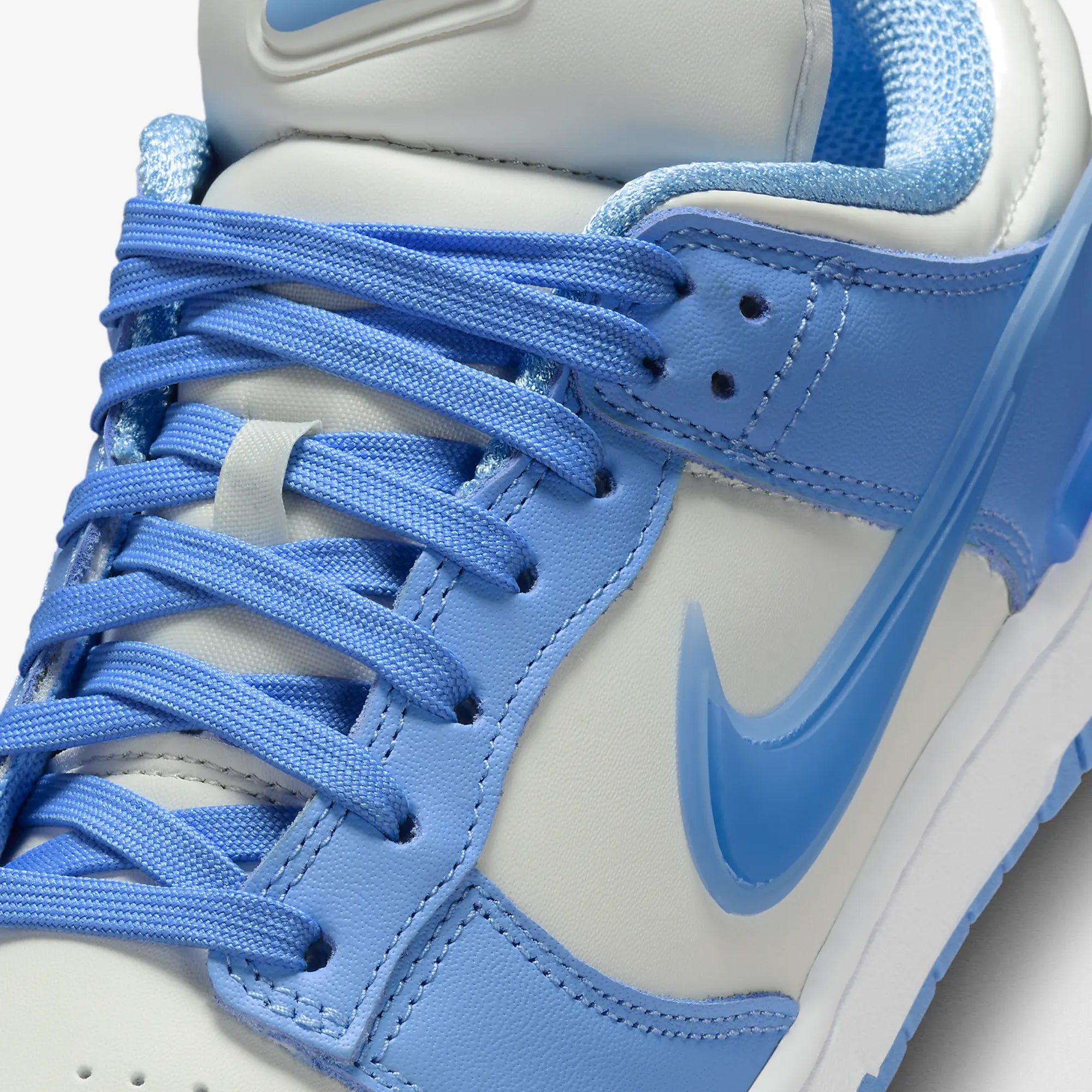 WMN'S DUNK LOW TWIST 'PHOTON DUST/UNIVERSITY BLUE-WHITE'