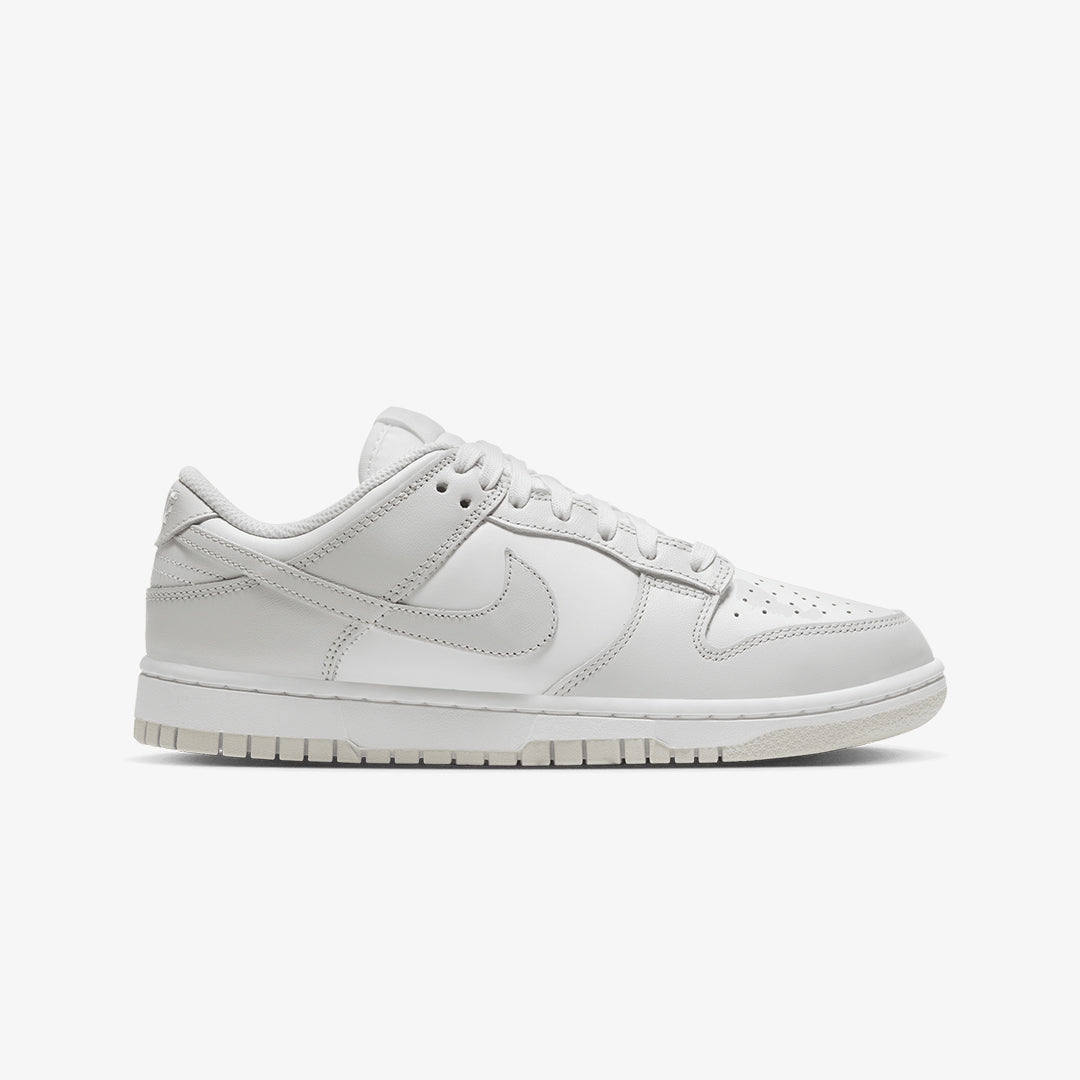 WMN'S DUNK LOW 'WHITE/PHOTON DUST-WHITE'