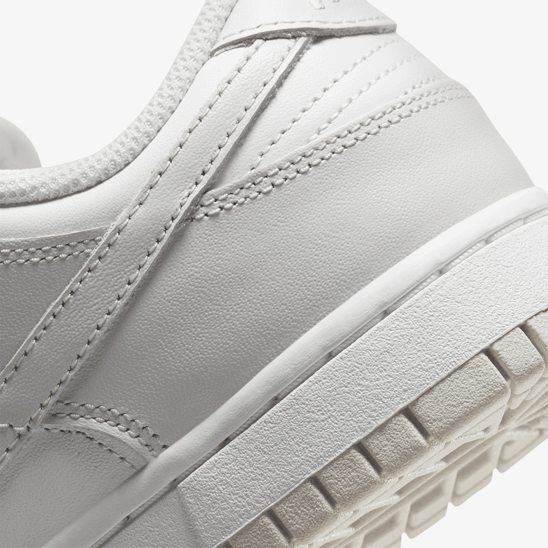 WMN'S DUNK LOW 'WHITE/PHOTON DUST-WHITE'